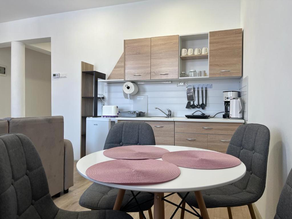 Sabina Apartaments Sfantu Gheorghe  Ngoại thất bức ảnh